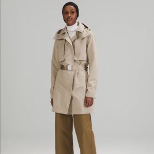 NWT Always There Short Trench